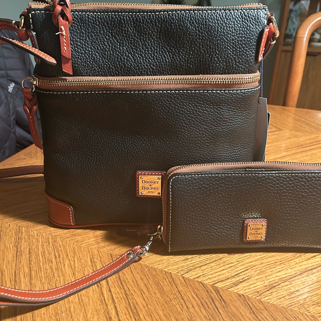 Brand New Dooney  Bourke Black And Tan Womens Bag And Wallet